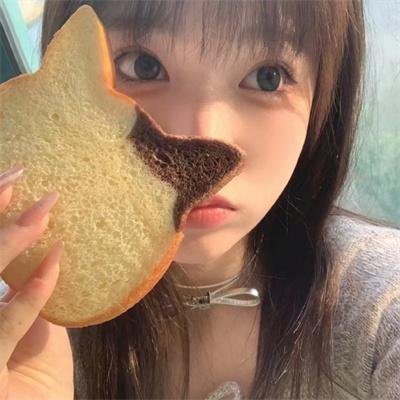 穿成男主早亡妻后我每天都在苟命